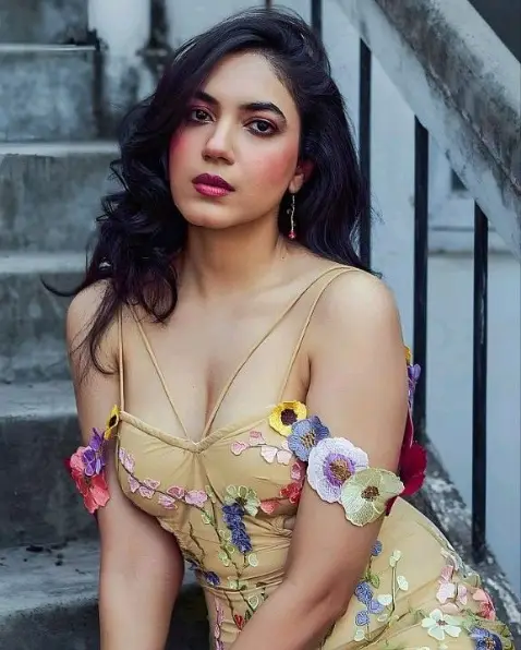 Book Call Girl in Surat